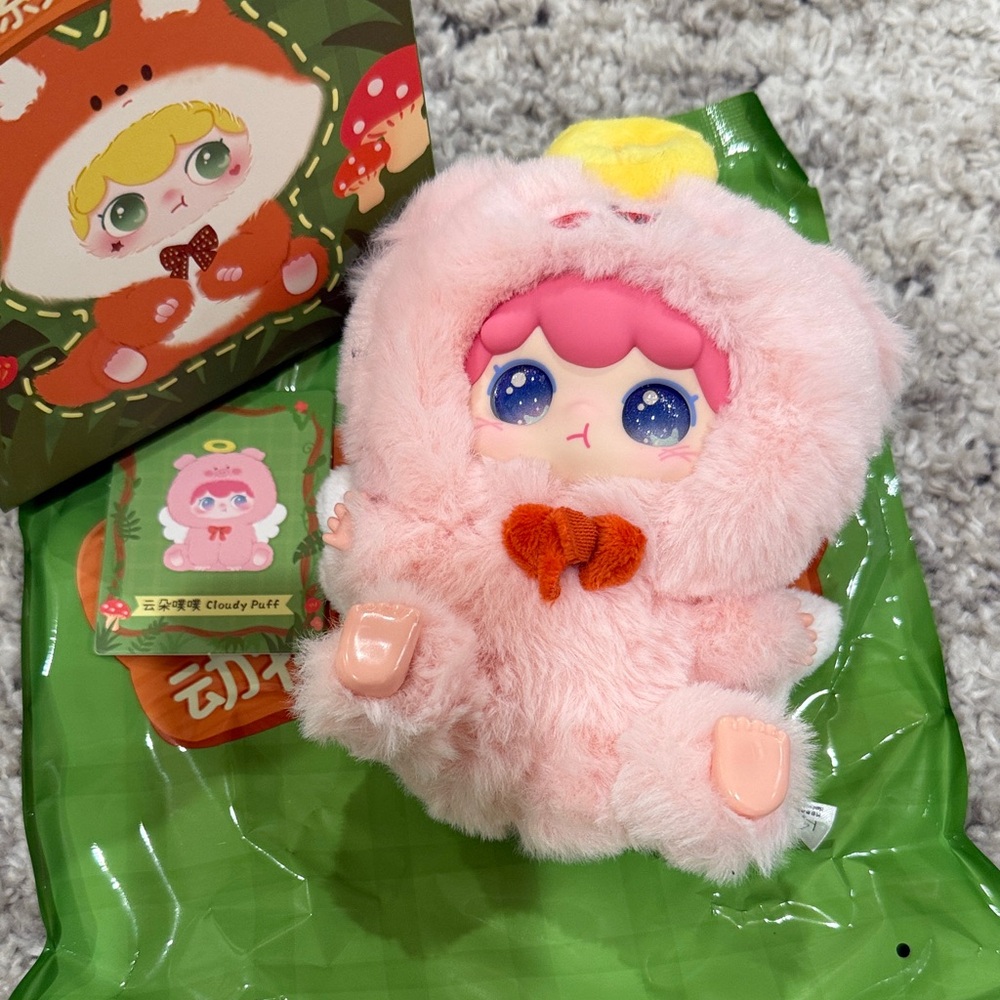 Kimipapa- Her name is “Cloudy Puff”. Look at those beautiful eyes! 🩵💗